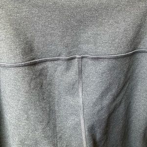 Everlane grey perform leggings // Size XL